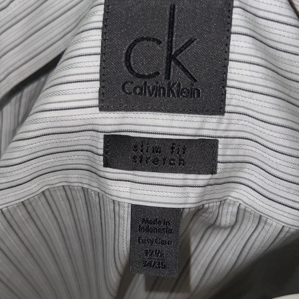 Men’s dress shirt, gently used size 17.5” neck, 34/35 chest